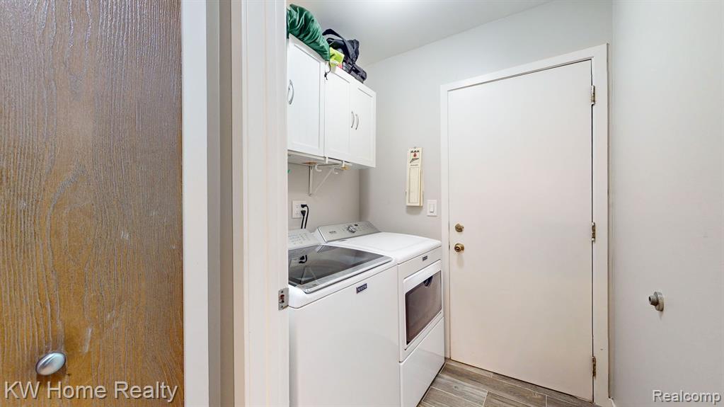 606 WINWOOD Circle, Walled Lake, MI 48390 — Photo 12