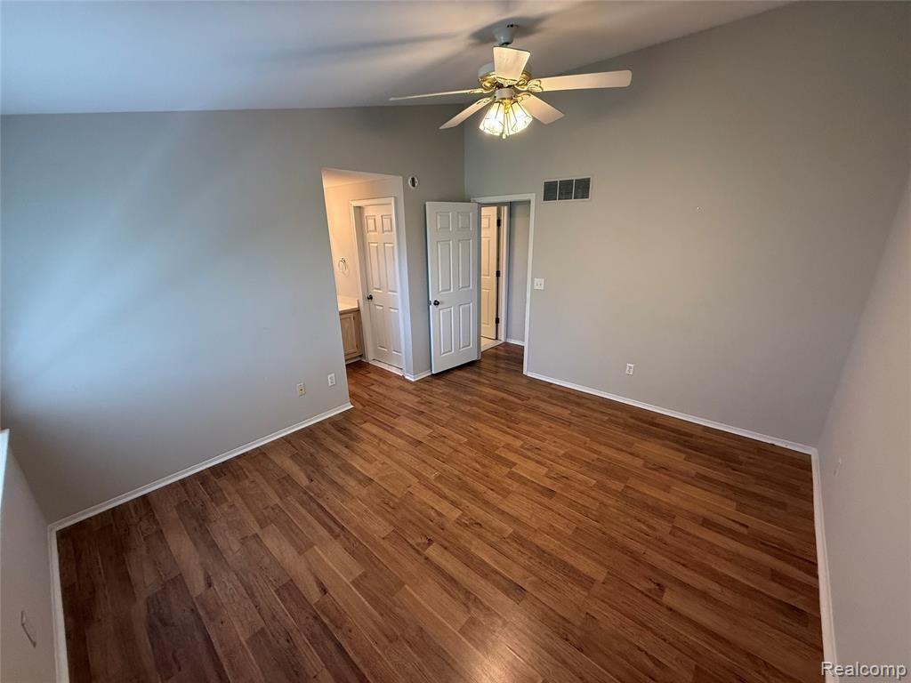 7059 Colonial Oaks Drive, Waterford, MI 48327 — Photo 31