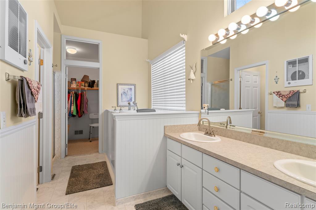 5380 Versailles Avenue, Brighton, MI 48116 — Photo 20