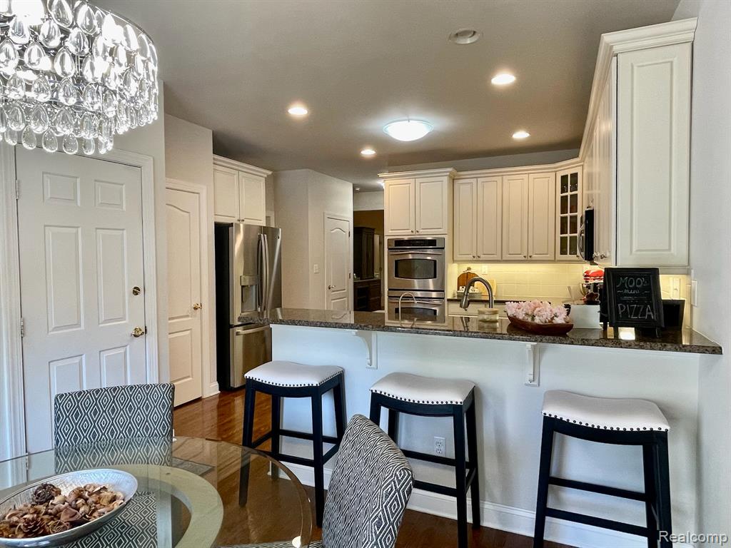 49676 Timber Trail, Novi, MI — Photo 9