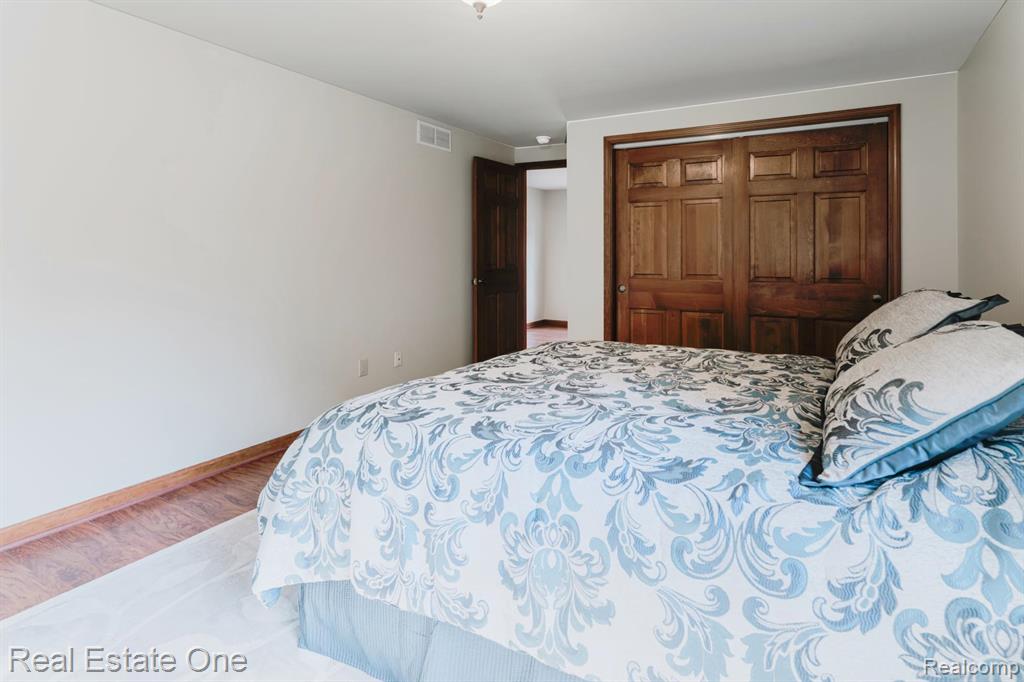 454 Lesdale Drive, Troy, MI 48085 — Photo 28