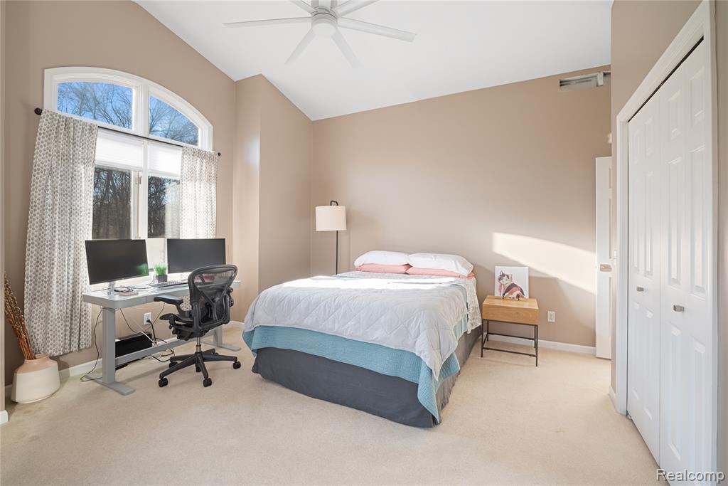 9833 Rolling Greens Drive, Pinckney, MI 48169 — Photo 15