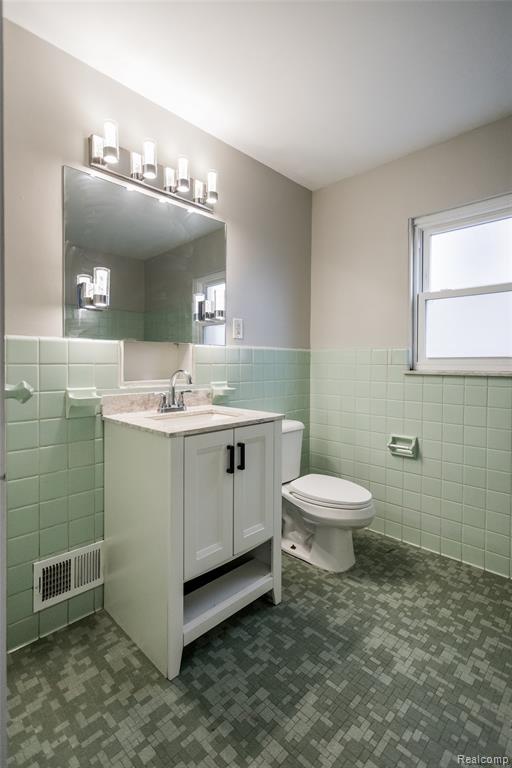 17136 Birchcrest Drive, Detroit, MI 48221 — Photo 11