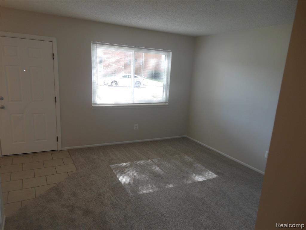 501 E BRECKENRIDGE Street, Ferndale, MI 48220 — Photo 6