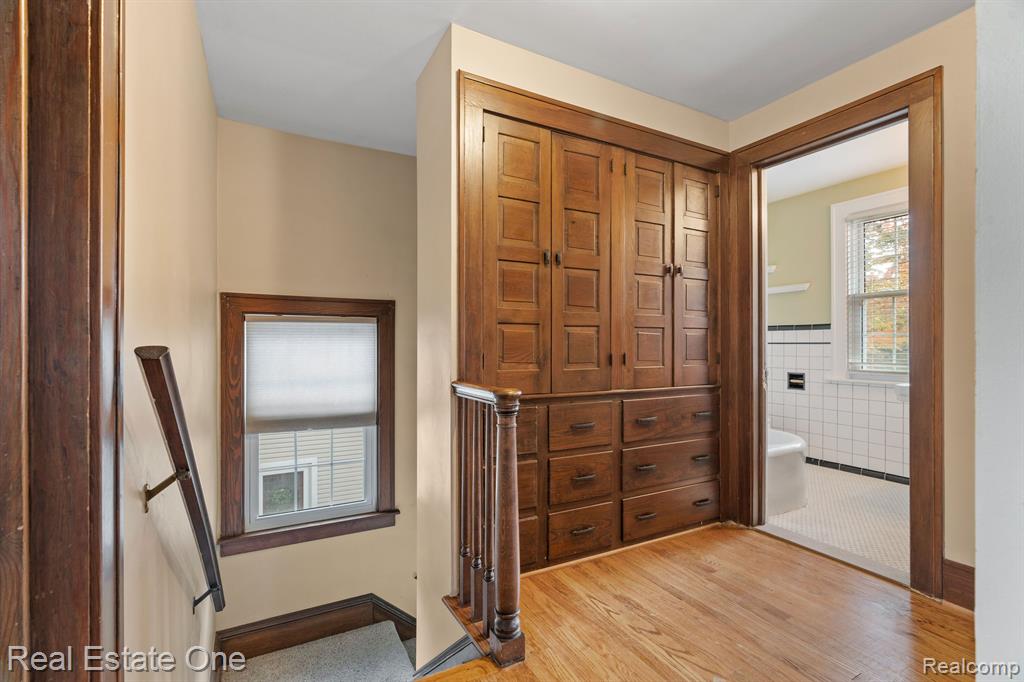 819 S HIGHLAND Street, Dearborn, MI 48124 — Photo 19