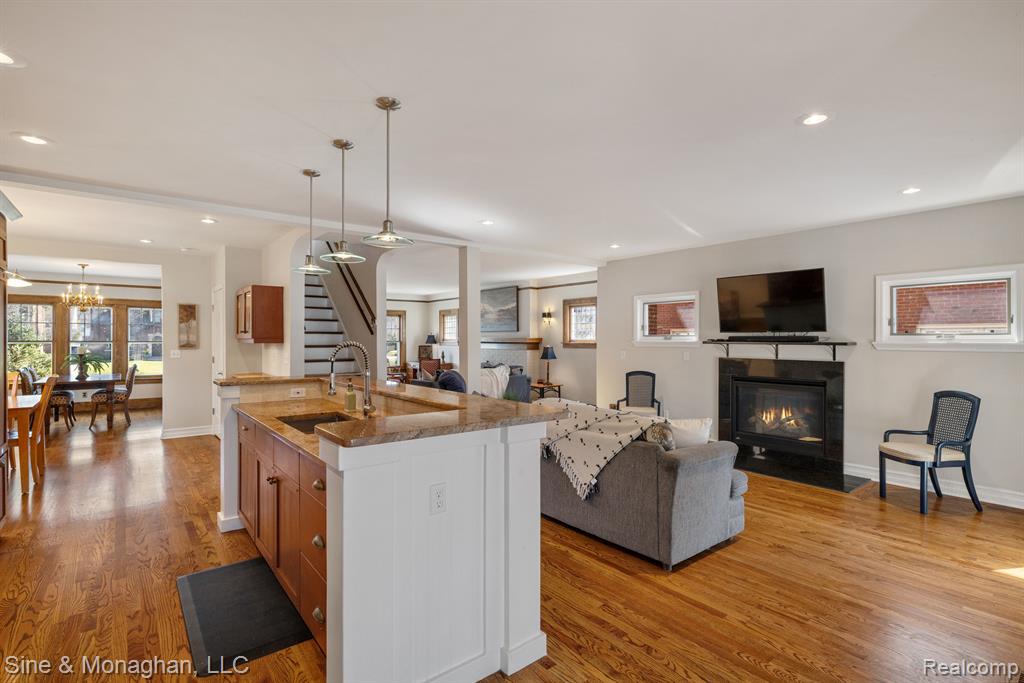 797 WASHINGTON Road, Grosse Pointe, MI 48230 — Photo 14