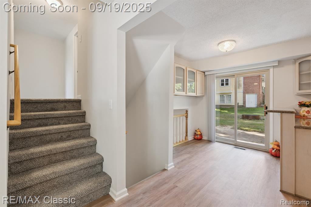 4335 Leroy Court, White Lake, MI 48383 — Photo 5