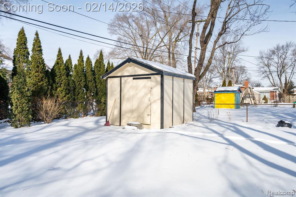 43201 Penny Drive, Sterling Heights, MI 48314 — Photo 22