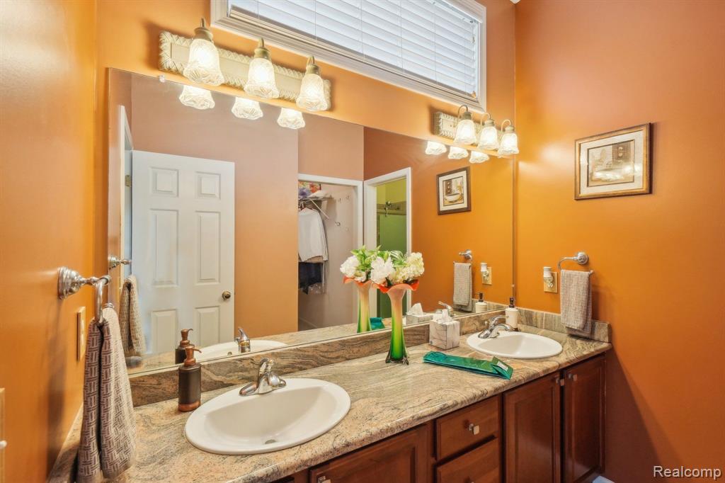 810 JOSHUA Drive, Highland, MI 48356 — Photo 15