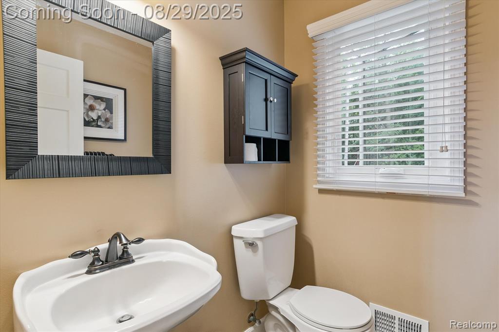 7856 N Kilkenny Drive, Brighton, MI 48116 — Photo 32