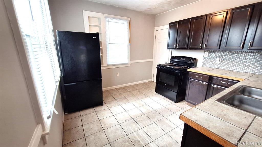 7604 JACKSON Avenue, Warren, MI 48091 — Photo 5