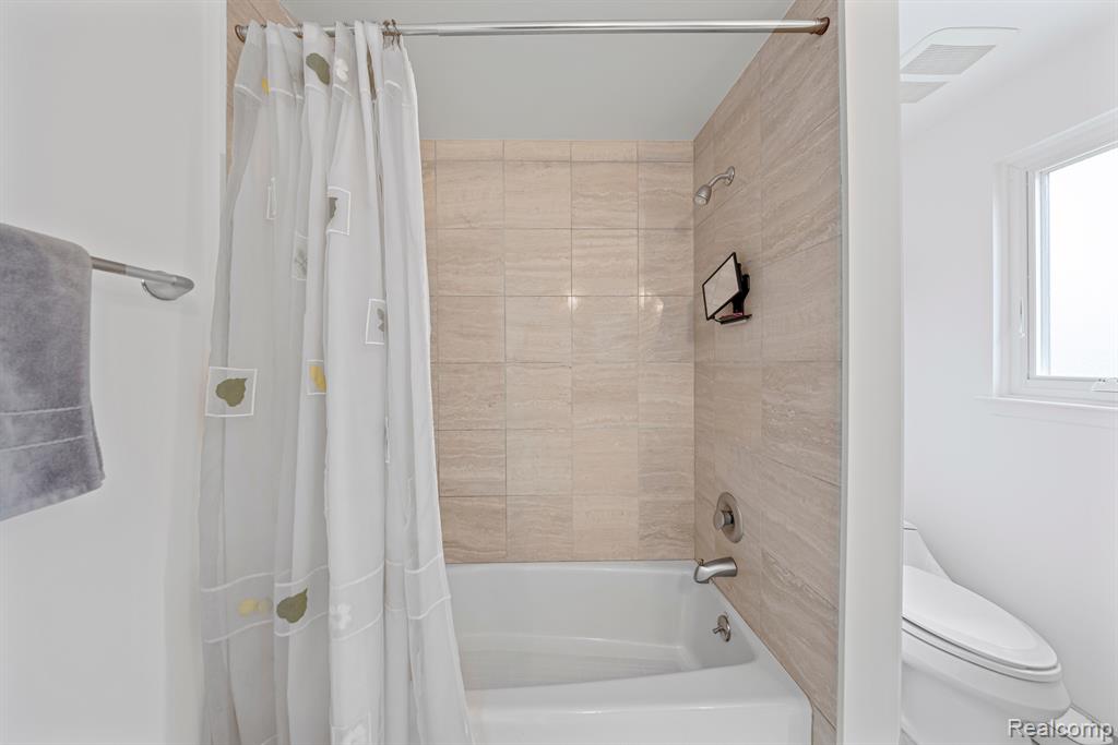 917 HUMPHREY Avenue, Birmingham, MI 48009 — Photo 25