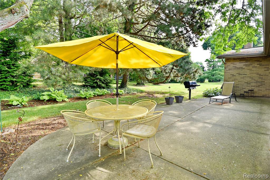 5550 Raven Road, Bloomfield Hills, MI 48301 — Photo 32