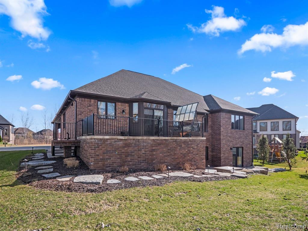 6470 CREEKSIDE Drive, Shelby Twp, MI 48316 — Photo 5