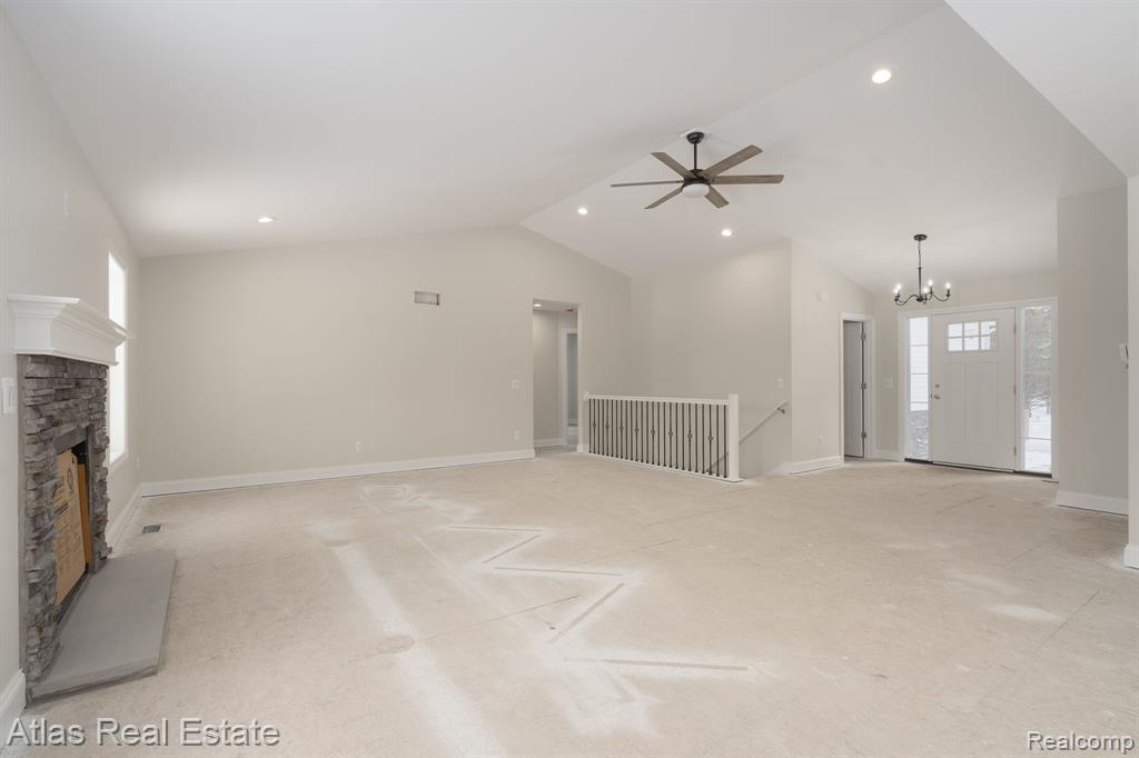 11289 Green Road, Goodrich Vlg, MI — Photo 21