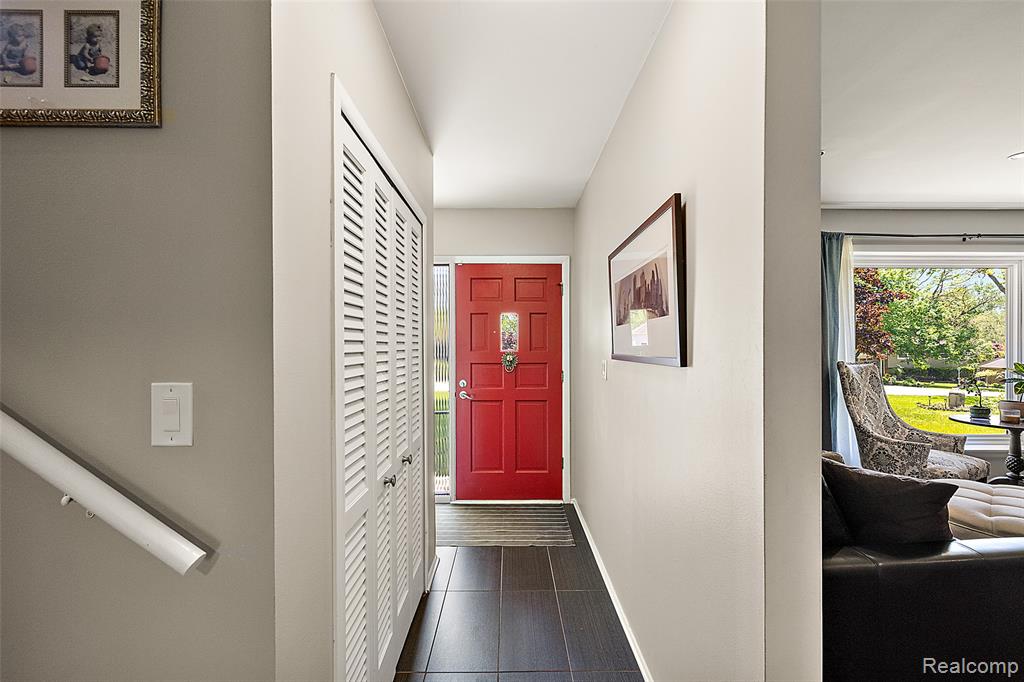 6804 Spruce Drive, Bloomfield Hills, MI 48301 — Photo 3