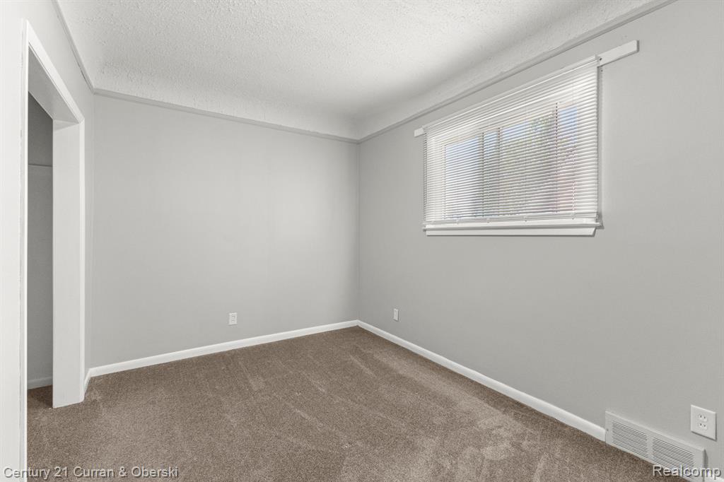 965 ELM Street, Wyandotte, MI 48192 — Photo 9