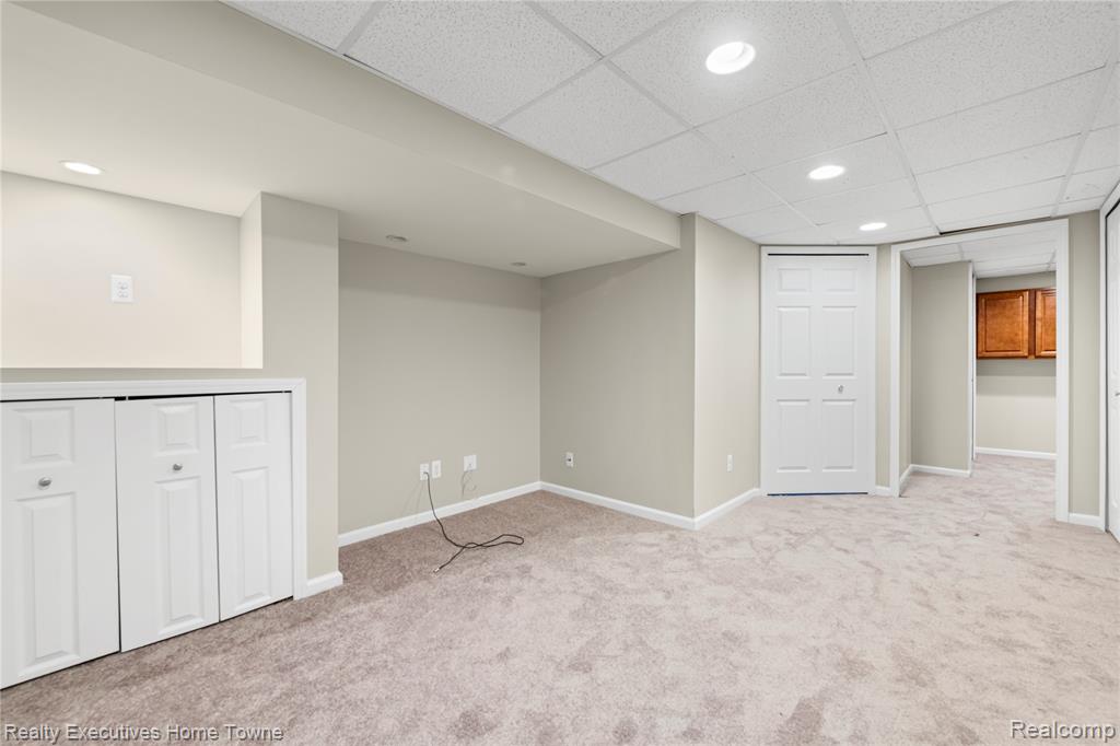 45709 Kensington, Utica, MI 48317 — Photo 17