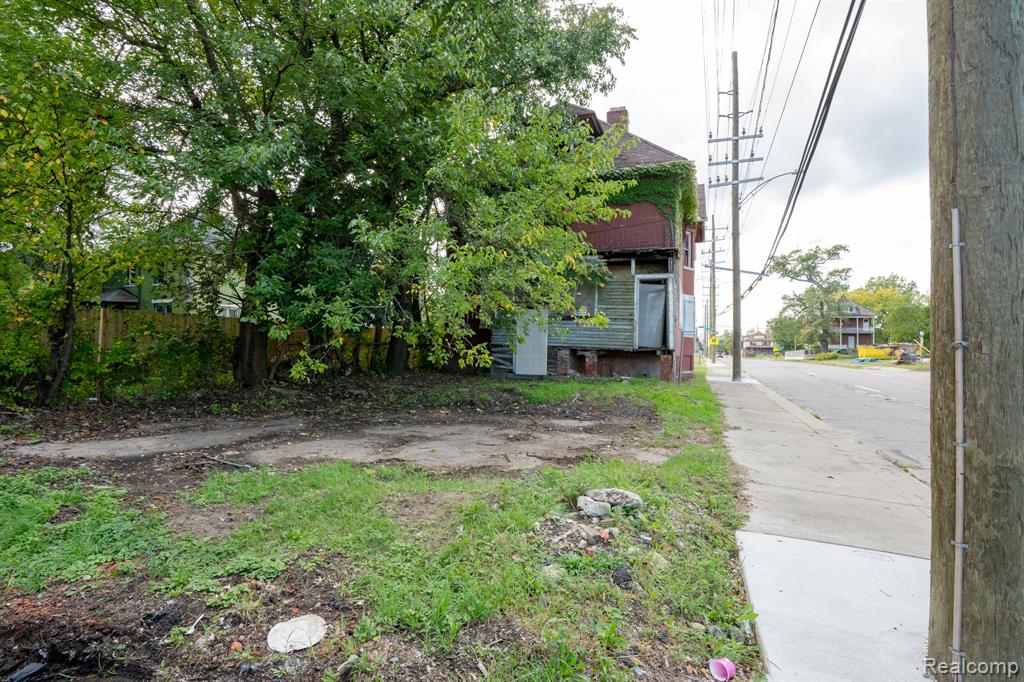 2574 Baldwin Street, Detroit, MI 48214 — Photo 46