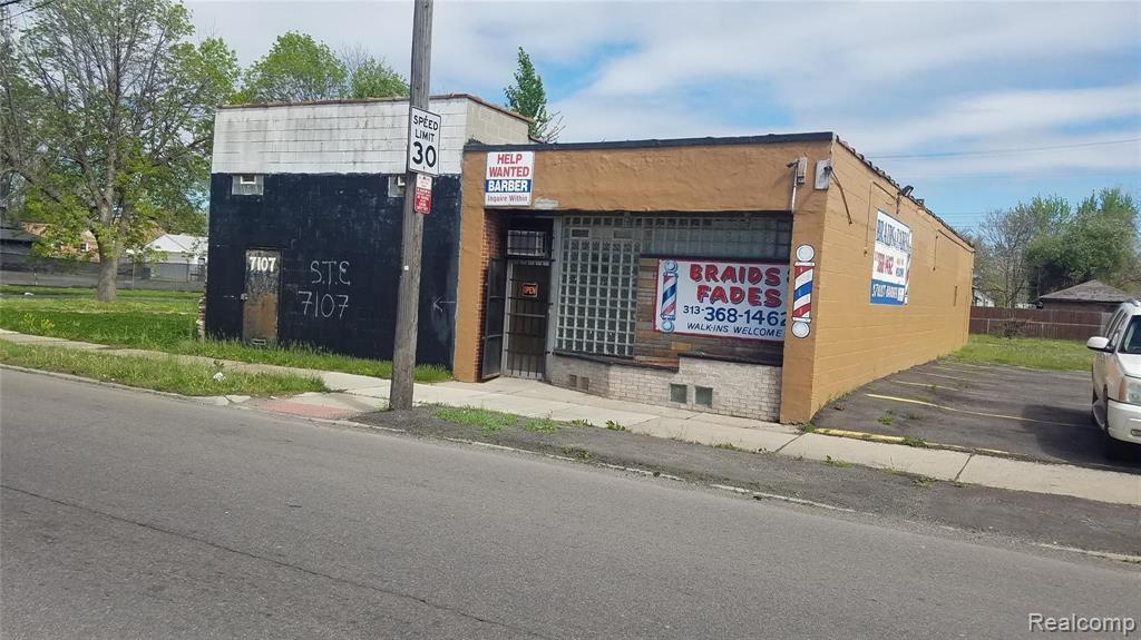 7111 E 7 MILE East Road, Detroit, MI, 48234