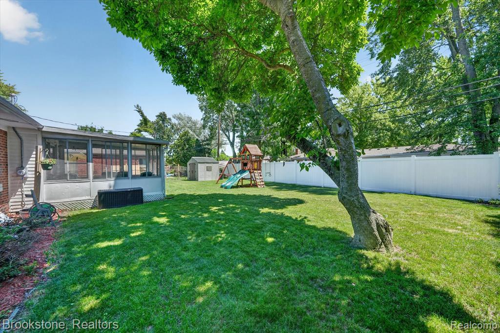 23784 Linne Street, Clinton Twp, MI 48035 — Photo 41