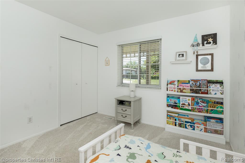 6805 Emerald Shores Drive, Troy, MI 48085 — Photo 27