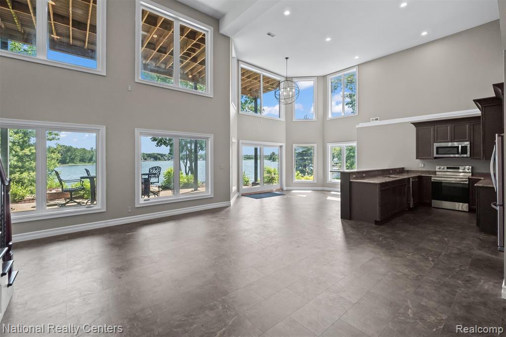 5619 Lakeview Boulevard, Goodrich Vlg, MI — Photo 36