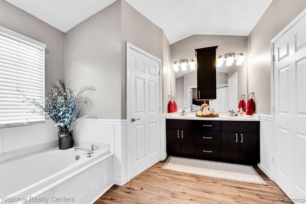 784 HIDDEN CREEK Drive, South Lyon, MI 48178 — Photo 15