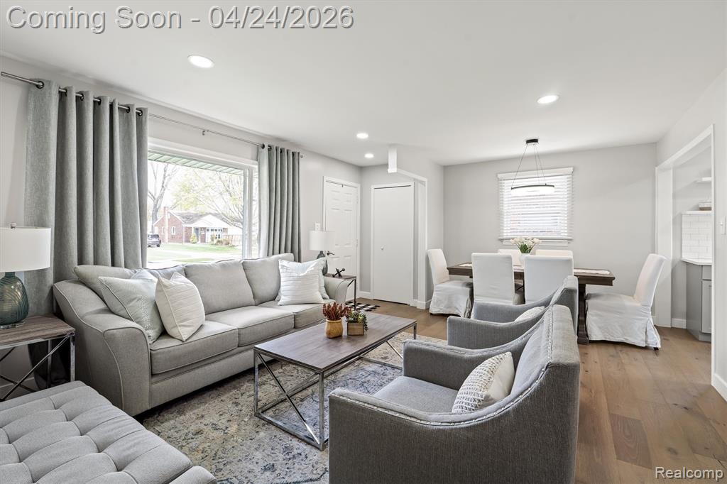 31681 Lamar Drive, Farmington, MI 48336 — Photo 8