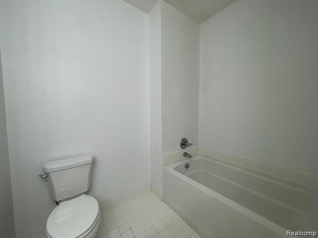 43270 PENDLETON Circle, Sterling Heights, MI 48313 — Photo 18