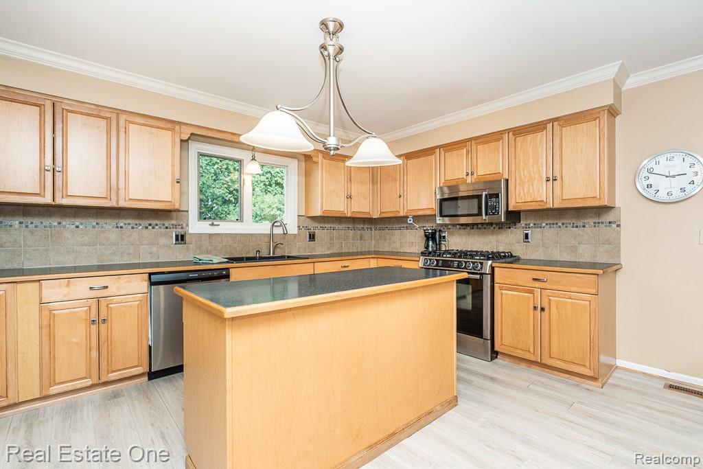 46974 Kramer Drive, Shelby Twp, MI 48315 — Photo 14
