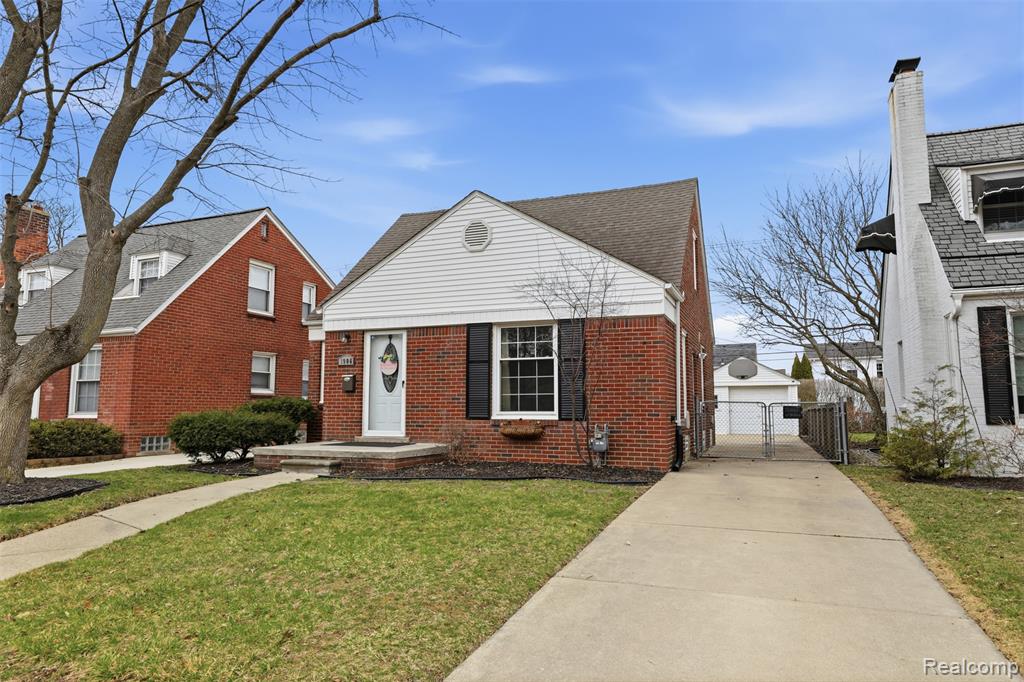 1906 Oxford Road, Grosse Pointe Woods, MI 48236 — Photo 3