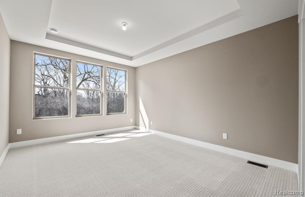748 W SPANIEL Drive, Ann Arbor, MI 48108 — Photo 11