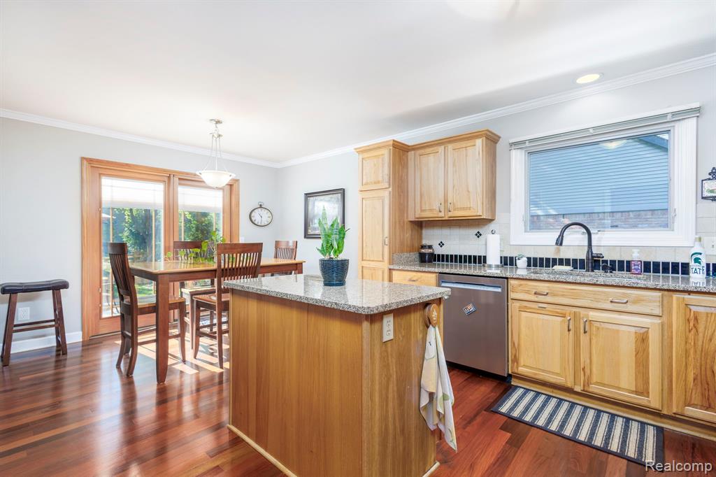6572 Forest Park Drive, Troy, MI 48098 — Photo 16
