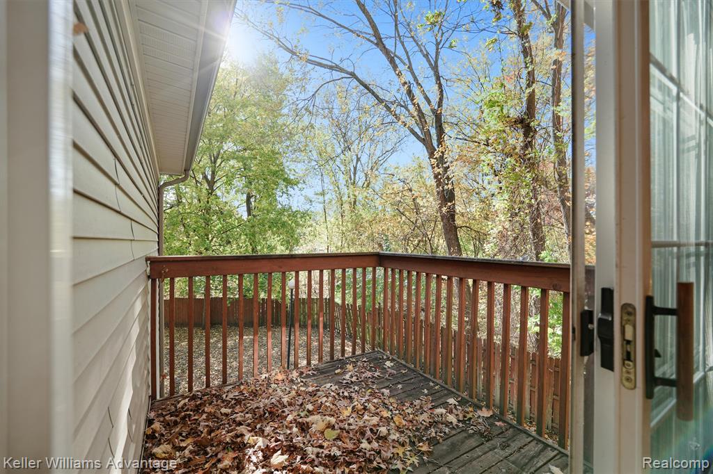 867 Saybrook Drive, Waterford, MI 48327 — Photo 20