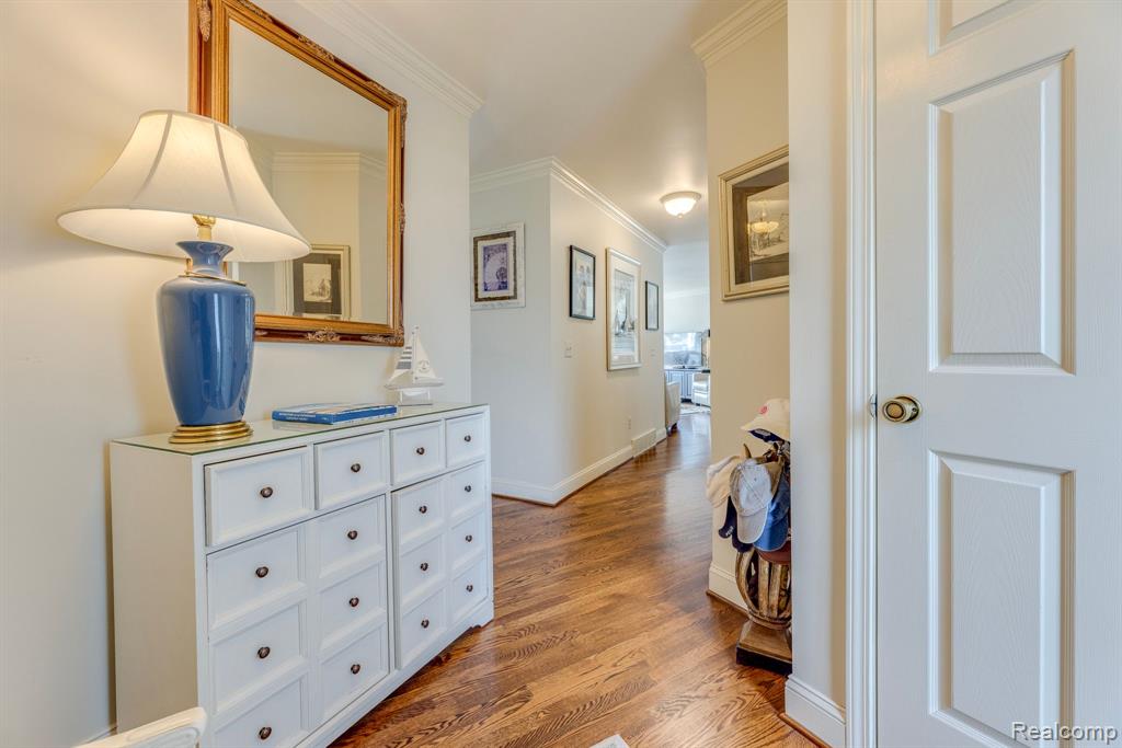 833 N Pointe, Port Huron, MI 48060 — Photo 3
