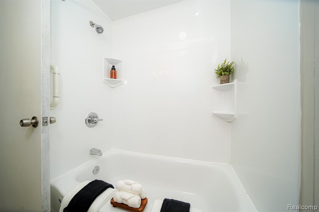 30644 HAYES Road, Roseville, MI 48066 — Photo 44