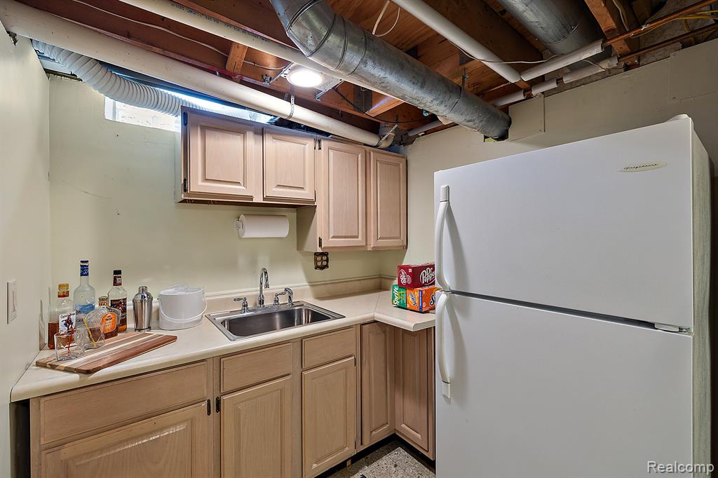 813 ABBEY Lane, Milford, MI 48381 — Photo 37