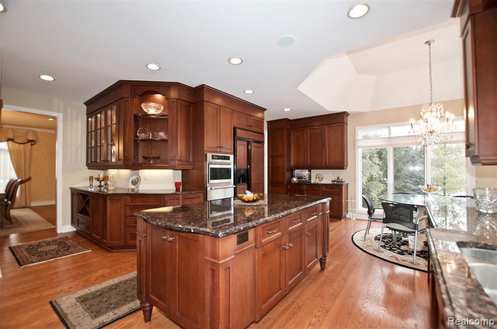 2551 Ginger Court, Bloomfield Hills, MI 48304 — Photo 18