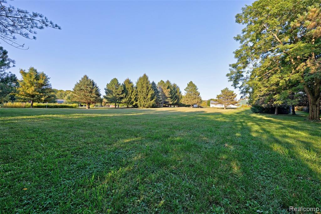 2290 Silver Fox Run, Holly, MI 48442 — Photo 67