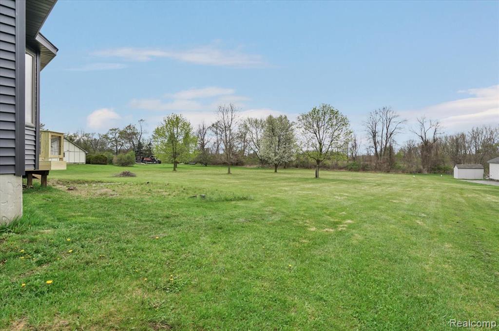 7341 Wood Pointe Drive, Almont, MI 48003 — Photo 39