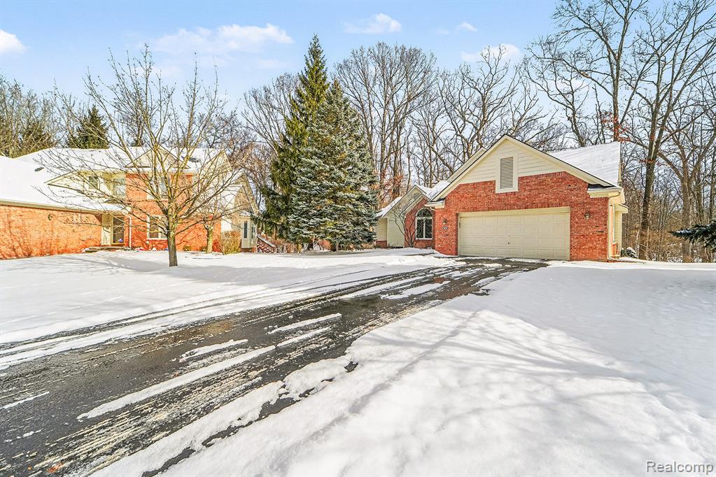 4977 Briarwood Circle, West Bloomfield, MI 48323 — Photo 3