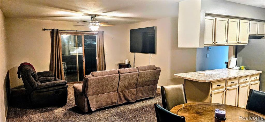 1585 HARBOUR Boulevard, Trenton, MI 48183 — Photo 4