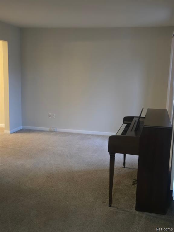 8970 GLASGOW Drive, White Lake, MI — Photo 5