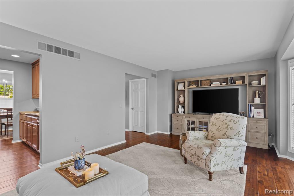 24264 BASHIAN Drive, Novi, MI — Photo 11