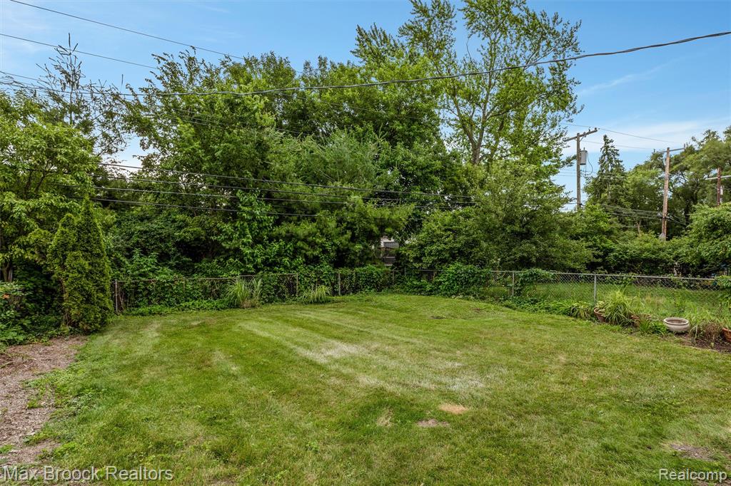 71 Maplefield Road, Pleasant Ridge, MI — Photo 25