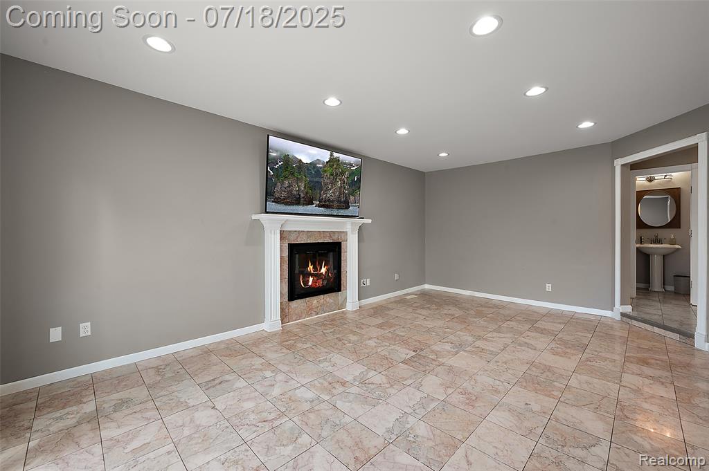 4152 Bloomfield Drive, Sterling Heights, MI 48310 — Photo 27