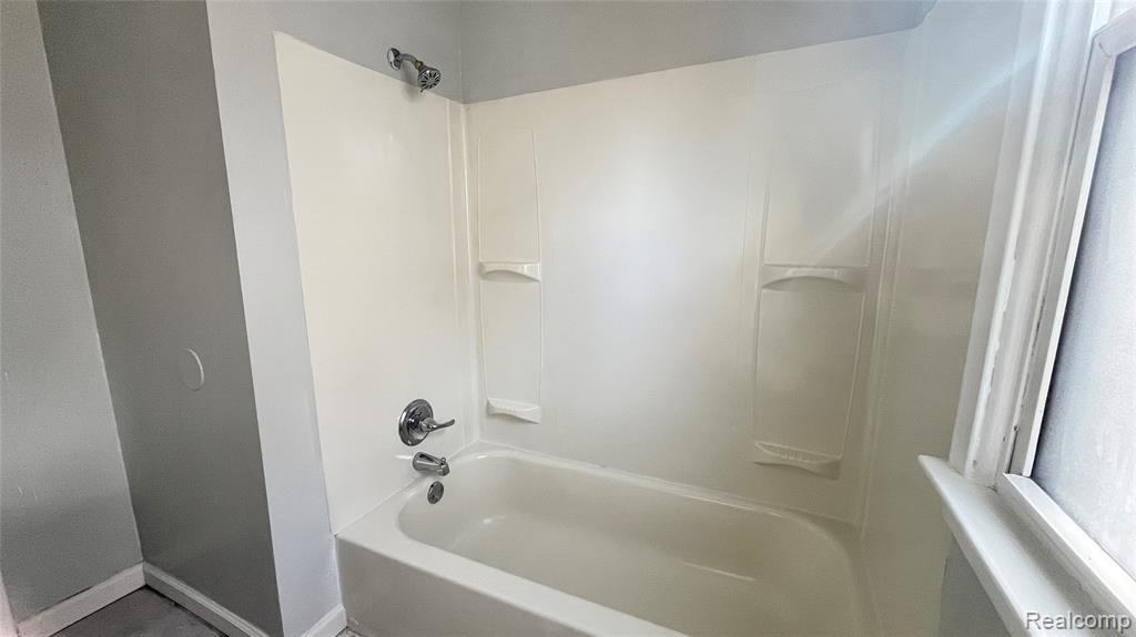4251 Dolores Avenue, Warren, MI 48091 — Photo 12