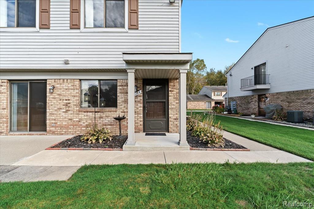 50105 N Jimmy Court, New Baltimore, MI 48047 — Photo 2