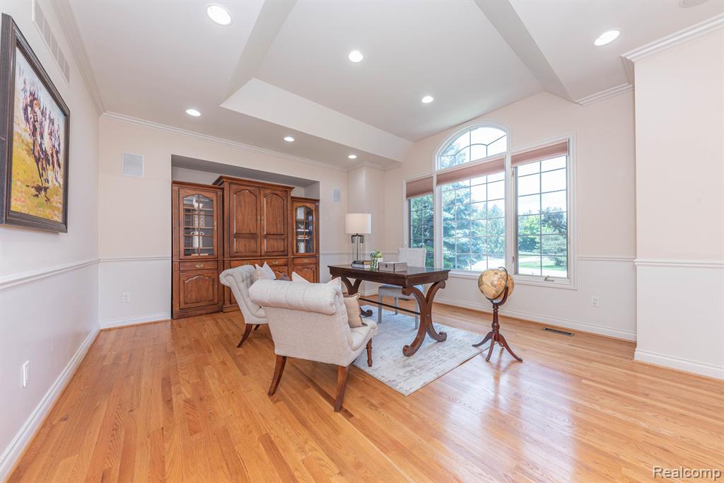 5003 HICKORY POINTE Drive, Orchard Lake Village, MI 48323 — Photo 11